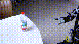 机械臂识别并抓取桌面水瓶